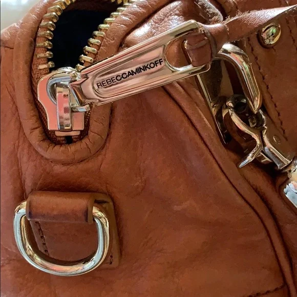 Rebecca Minkoff shoulder bag gold hardware - Picture 10 of 15